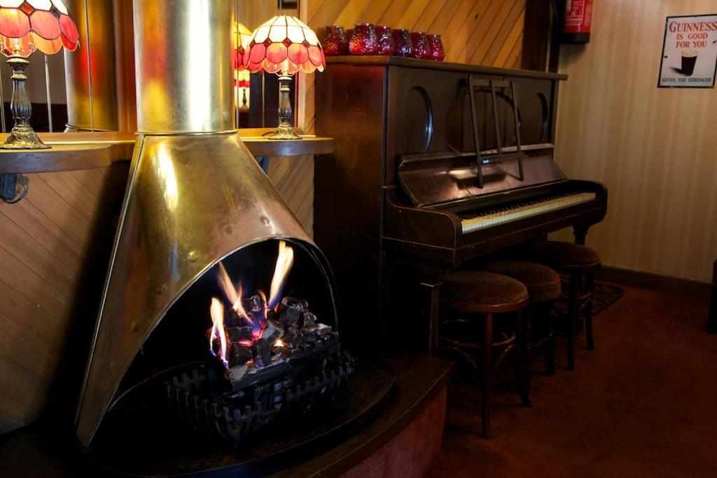 Tully'S Hotel Castlerea Ngoại thất bức ảnh